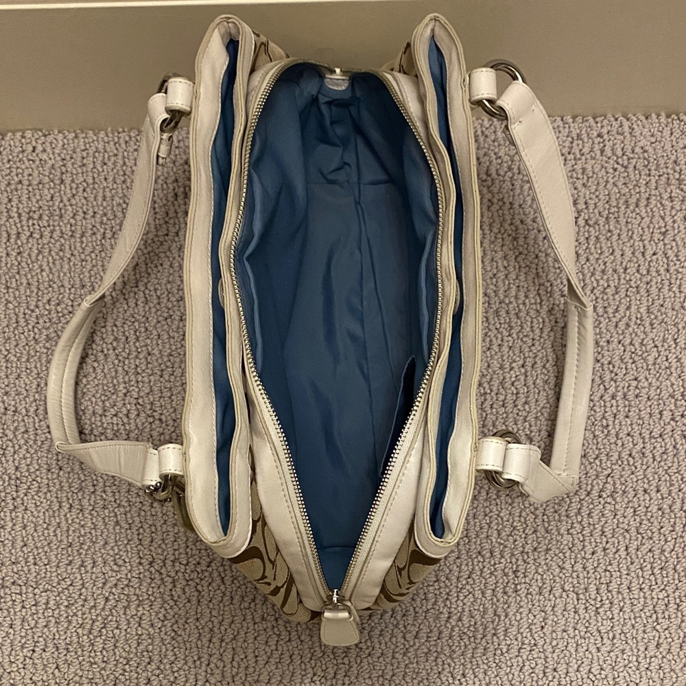 Coach Tan and Cream Shoulder Bag - Picture 4 of 7